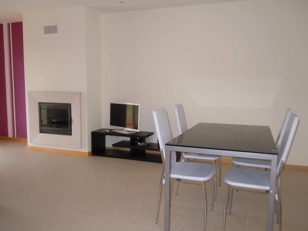 Baia Village, Gale, Portugal Apartment *